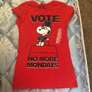 Cute Peanuts Snoopy shirt